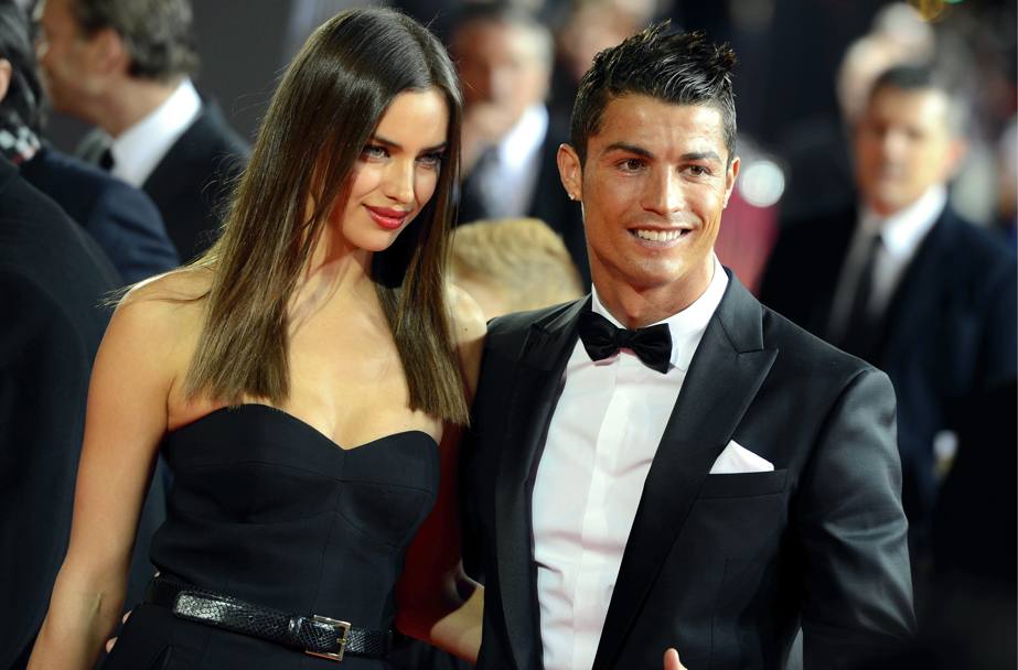 Cristiano Ronaldo al gala per il pallone d’oro 2013 con la fidanzata Irina Shayk (Ap)